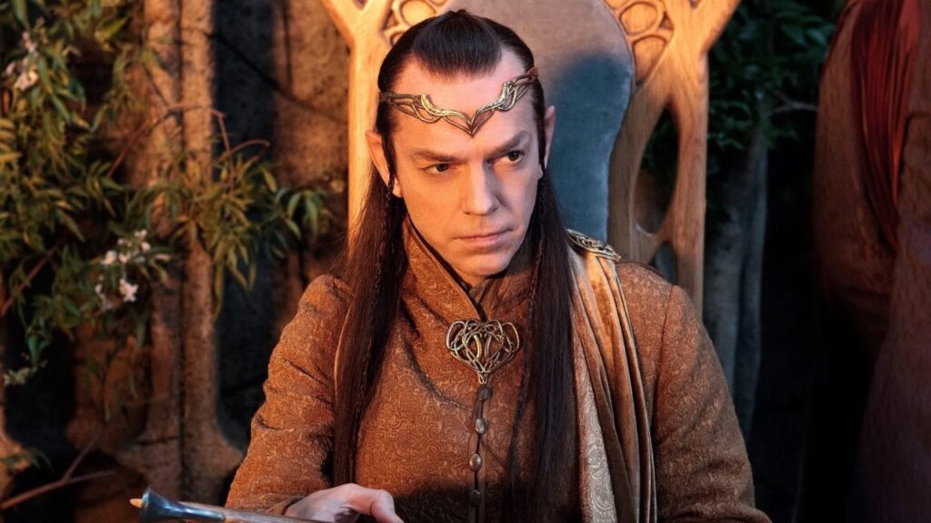 O Senhor dos Anéis: Explicado porque os Elfos deixaram a Terra-Media Hugo Weaving como Elrond em O Senhor dos Anéis (Reprodução)