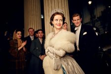 Rainha Elizabeth (Claire Foy) e Príncipe Phillip (Matt Smith) em The Crown
