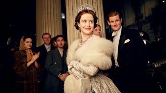 Rainha Elizabeth (Claire Foy) e Príncipe Phillip (Matt Smith) em The Crown