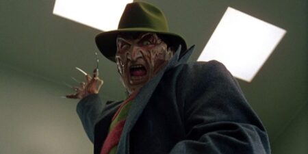 Robert Englund é Freddy Krueger em O Novo Pesadelo: O Retorno de Freddy Krueger (Reprodução)