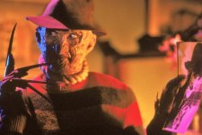 Robert Englund é Freddy Krueger em A Hora do Pesadelo - O Terror de Freddy Krueger (Reprodução)
