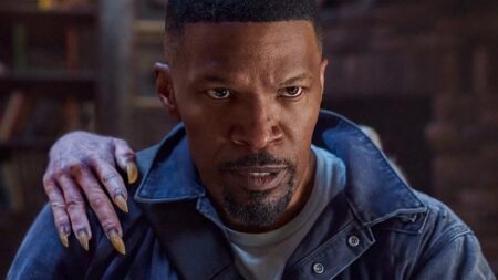 Filme da Netflix apavora com vampiros contorcionistas, que só existem por uma razão Jamie Foxx é Bud Jablonski em Dupla Jornada (Reprodução)