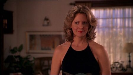 Kristine Sutherland é Joyce em Buffy, a Caça-Vampiros (Reprodução)