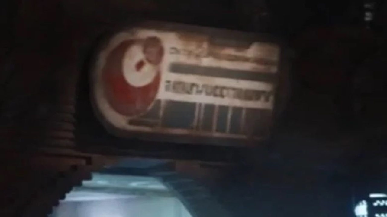 Veja cada easter-egg dos primeiros episódios de Andor 5 Possível símbolo da Aliança Rebelde em Andor (Reprodução / Disney+)