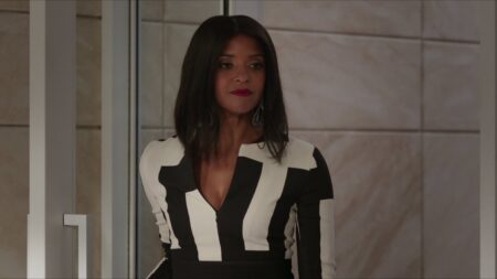 Mallory Book (Renée Elise Goldsberry) em Mulher-Hulk: Defensora de Heróis (Reprodução / Disney)