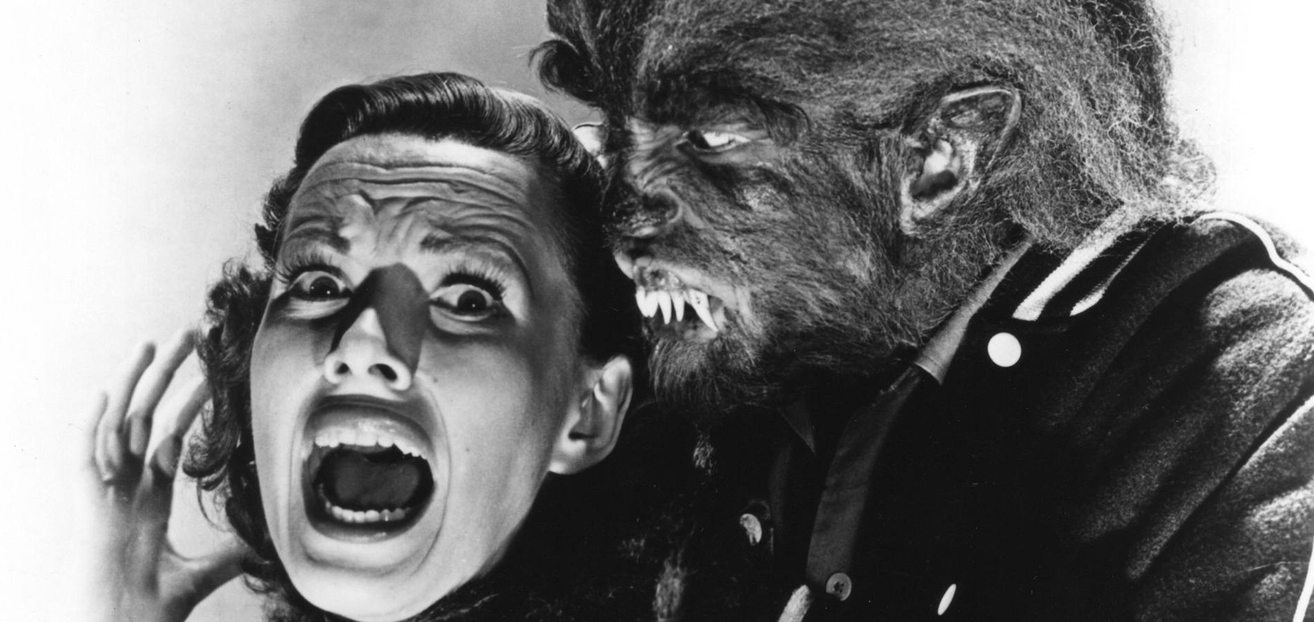 Série de It: A Coisa pode tornar Pennywise ainda mais aterrorizante 2 Michael Landon é Tony RIvers e Yvonne Lime é Arlene Logan em I Was a Teenage Werewolf (Reprodução)