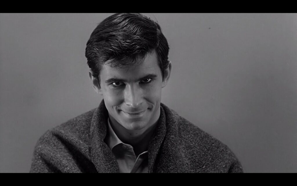 Anthony Perkins é Norman Bates em Psicose (Reprodução)
