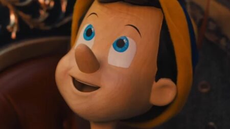 Pinóquio Pinóquio (Benjamin Evan Ainsworth) em Pinóquio (Reprodução / Disney+)
