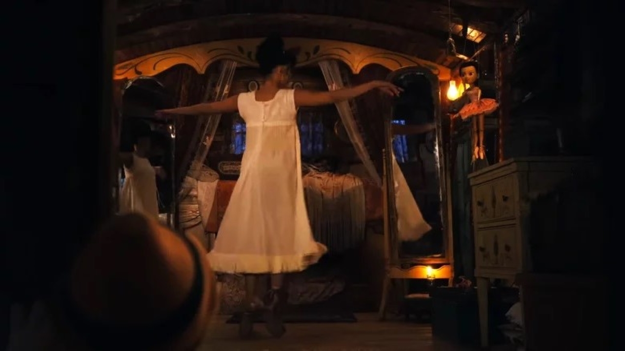 Pinóquio | Versão live-action, e desenho animado têm grandes diferenças; confira 4 Fabiana (Kyanne Lamaya) em Pinóquio (Reprodução / Disney+)