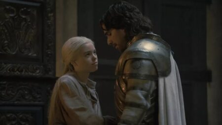 Rhaenyra (Milly Alcock) e Sir Criston Cole (Fabien Frankel) em A Casa do Dragão (Reprodução / HBO Max)
