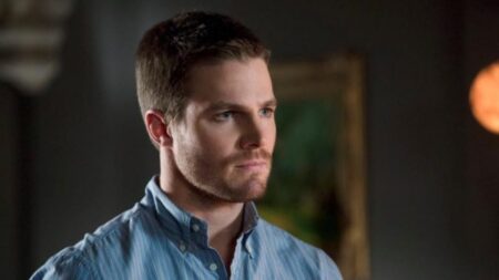 Oliver Queen (Stephen Amell) em Arrow (Reprodução)