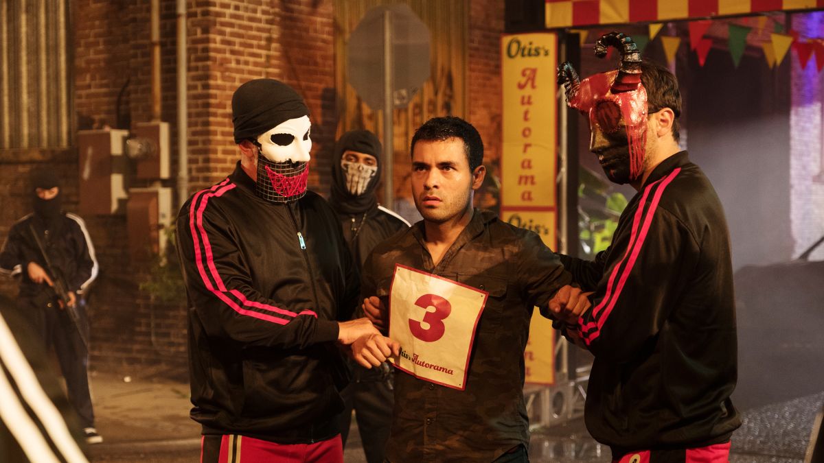 Esquenta de Halloween: Conheça séries de TV baseadas em grandes franquias do terror 9 George Chavarria é Miguel em The Purge (Reprodução)