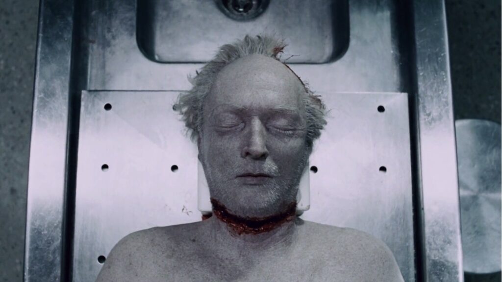 4 personagens de terror que nunca trocaram de ator Tobin Bell é Jigsaw/John Kramer em Jogos Mortais III (Reprodução)