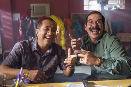 Vizinhos: Protagonistas revelam com que personagem mais de identificam Mauricio Manfrini como Toninho, Leandro Hassum como Walter em Vizinhos