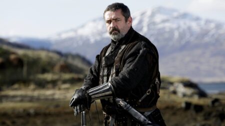 Angus MacFadyen como Robert de Bruce em O Rei da Escócia (Reprodução)