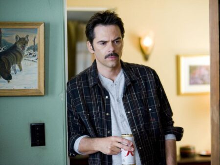 Billy Burke como Charlie Swan em Crepúsculo (Reprodução)