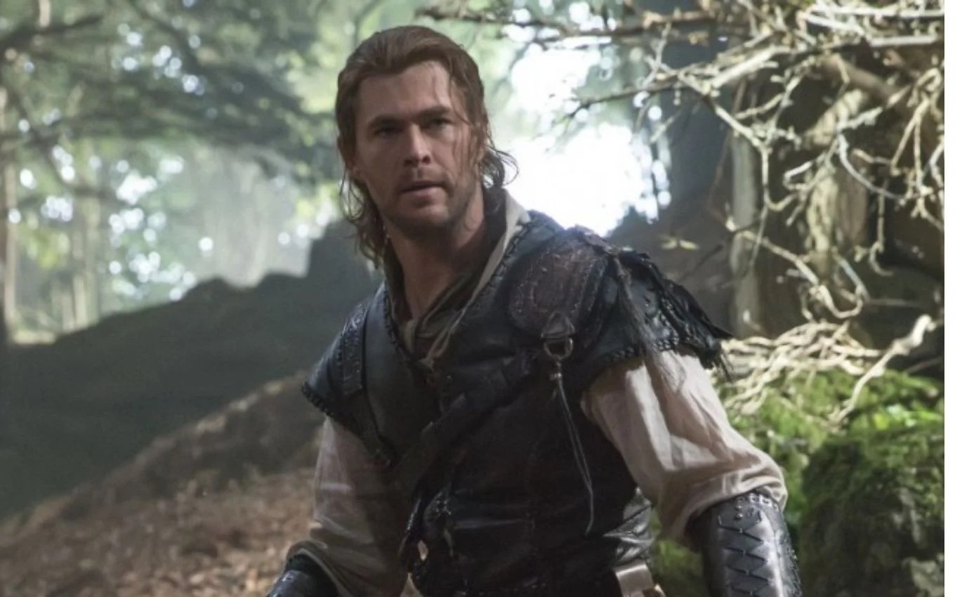 Chris Hemsworth as Huntsman in The Huntsman and the Ice Queen (Reproduction)