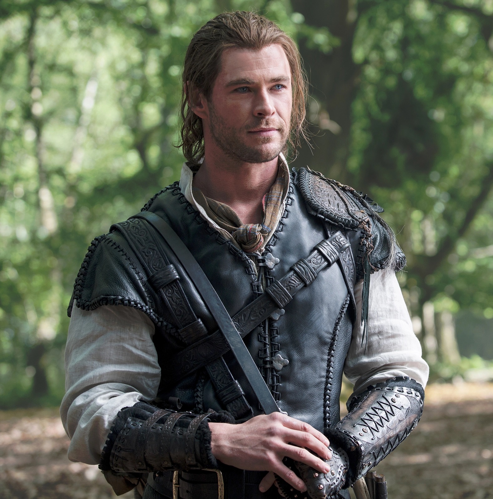 Chris Hemsworth as Huntsman in The Huntsman and the Ice Queen (Reproduction)