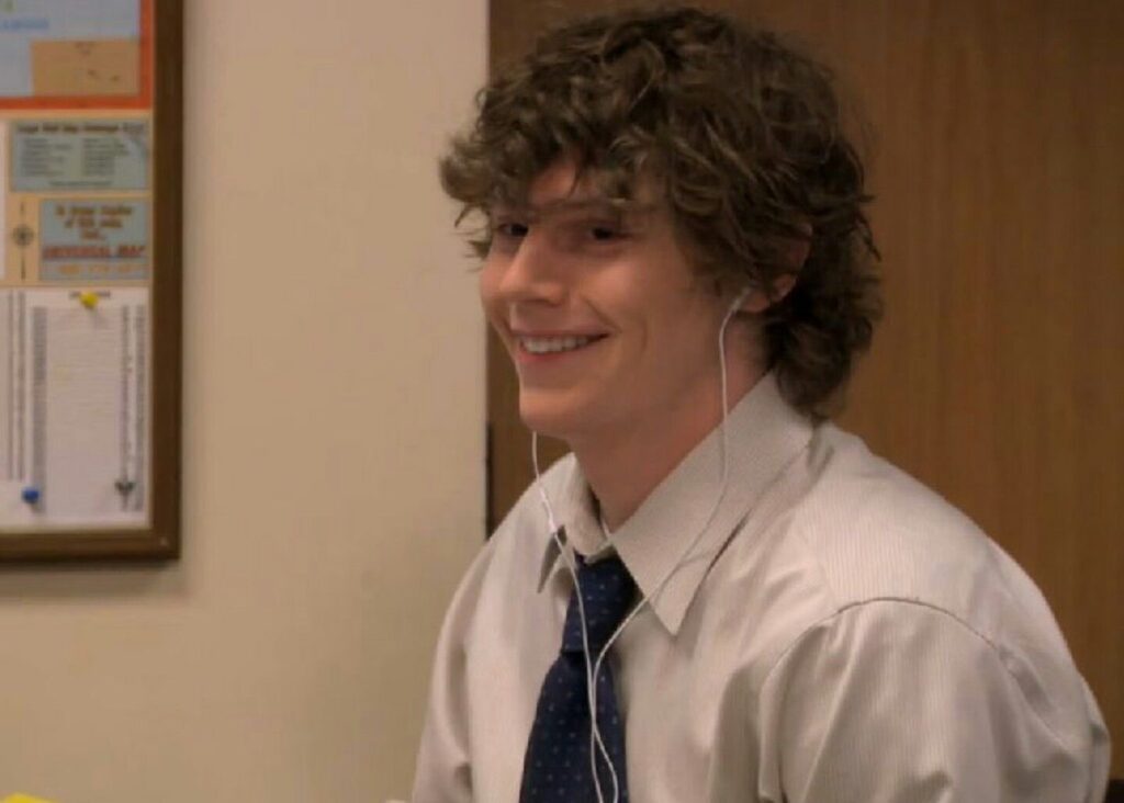 Evan Peters já esteve em The Office e você não percebeu Evan Peters como Luke Cooper em The Office