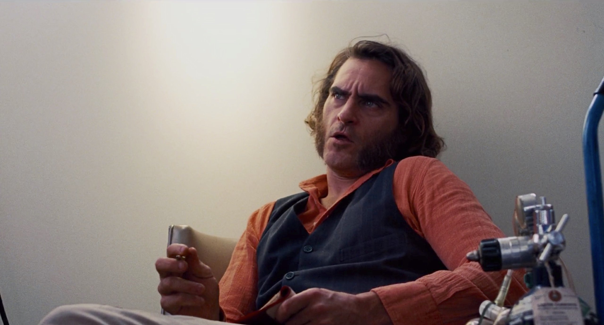 Personagem consagrado de Joaquin Phoenix era para ser de outro ator 5 Joaquin Phoenix como Doc Sportello em Vício Inerente