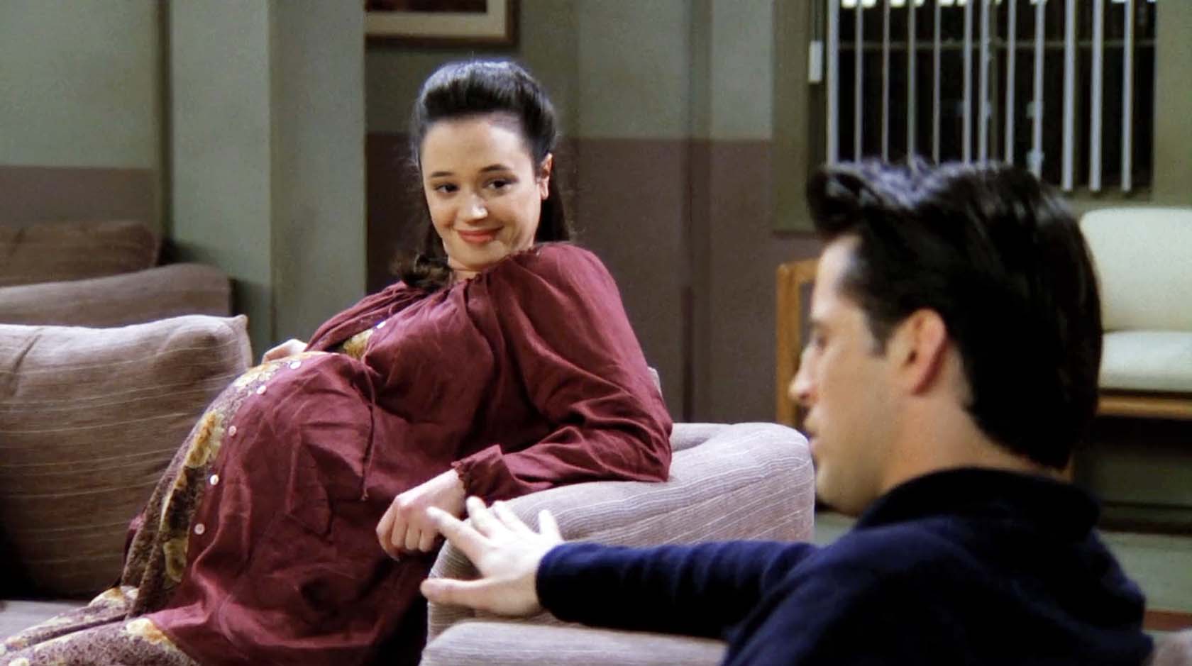 10 atores que poderiam ter feito parte do elenco de Friends 7 Leah Remini e Matt LeBlanc em cena de Friends