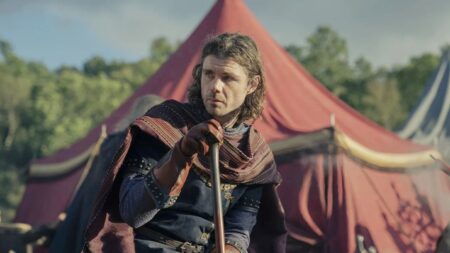 Matthew Needham como Larys Strong em A Casa do Dragao Reproducao