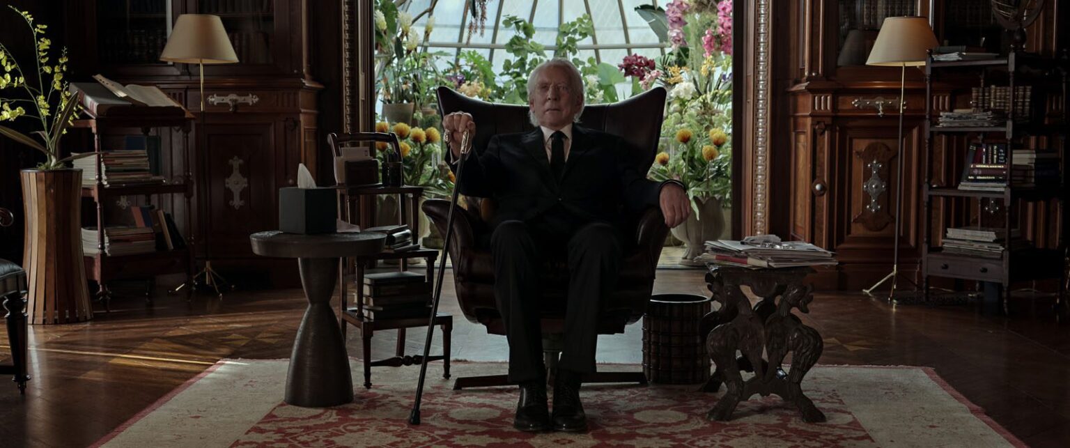 Donald Sutherland como Mr. Harrigan em O Telefone do Sr. Harrigan