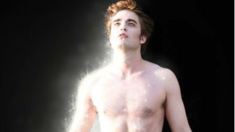 Robert Pattinson como Edward Cullen em Crepúsculo (Reprodução)