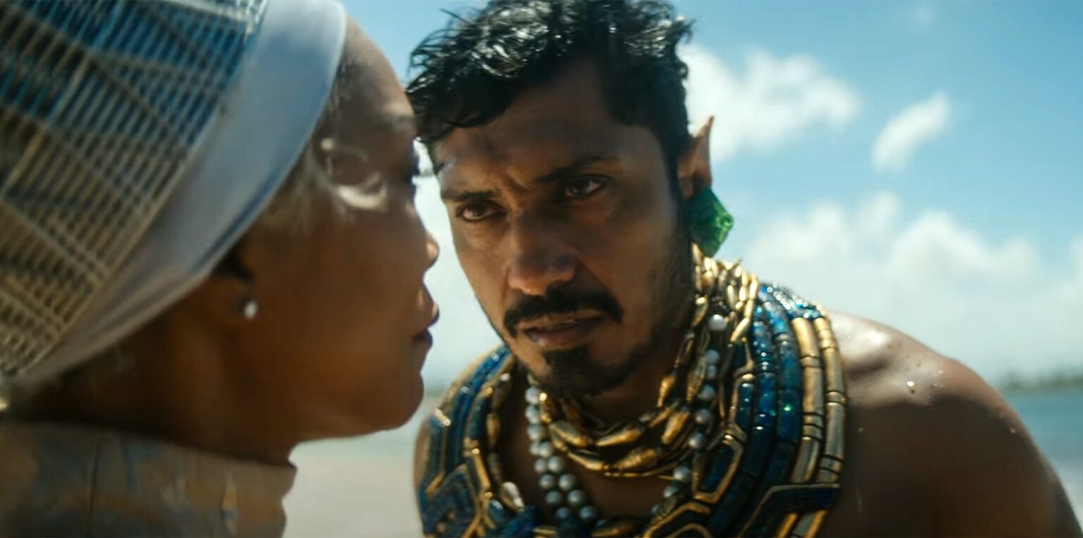 Hypado, Pantera Negra 2 não conquista crítica: “teste de paciência” Angela Bassett como Ramonda e Tenoch Huerta como Namor em Pantera Negra: Wakanda para Sempre (Reprodução / Marvel)