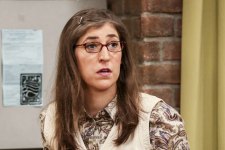 Mayim Bialik como Amy Farrah em The Big Bang Theory