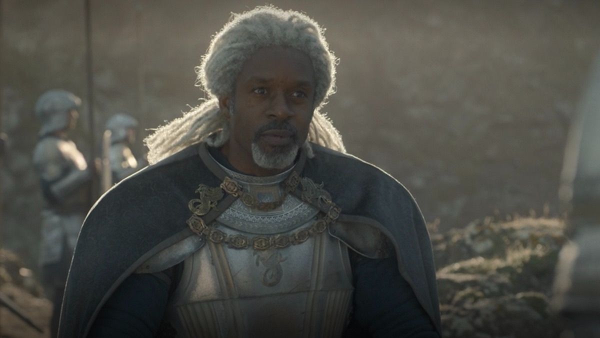 Cinco mudanças que A Casa do Dragão fez na história do seus livros 2 Wil Johnson como Ser Vaemond Velaryon em A Casa do Dragão
