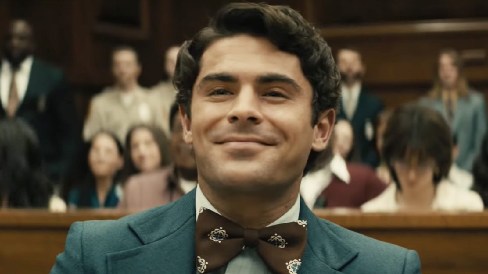 Zac Efron como Ted Bundy em Ted Bundy: A Irresistível Face do Mal
