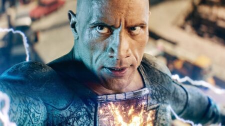 Filme Adão Negro deveria ser muito mais violento Dwayne Johnson como Adão Negro em Adão Negro (Reprodução / DC)