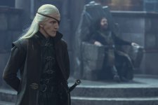 Ewan Mitchell como Aemond Targaryen em A Casa do Dragão (Reprodução / HBO)