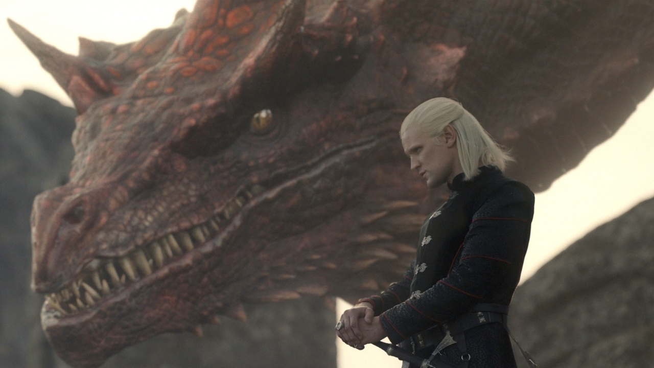 Daemon Targaryen (Matt Smith) e seu dragão Caraxes em A Casa do Dragão (Reprodução / HBO)