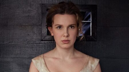 Millie Bobby Brown como Enola Homes em Enola Holmes 2 (Reprodução / Netflix)