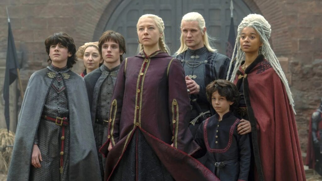 Como assistir as séries e filmes mais populares de 2022 gratuitamente Rhaenyra (Emma D'Arcy) e sua família em A Casa do Dragão (Reprodução / HBO)
