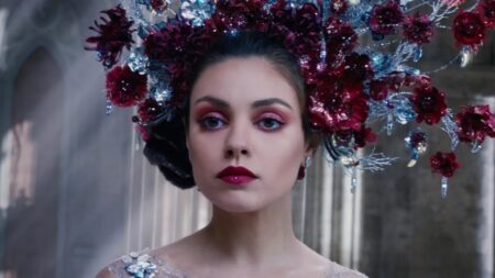 Mila Kunis como Jupiter Jones em O Destino de Júpiter (Reprodução)
