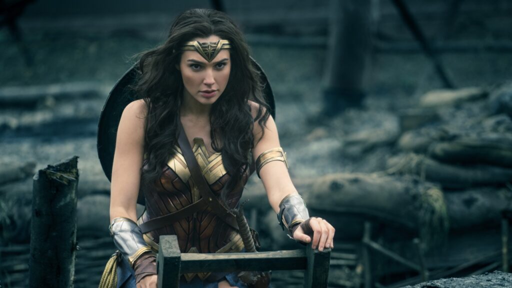HBO Max comemora o dia da Mulher-Maravilha com programação especial Gal Gadot como Mulher-Maravilha em Mulher-Maravilha (Reprodução / DC)