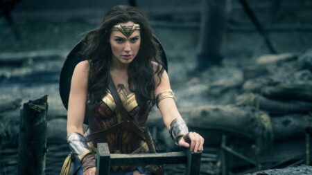 Gal Gadot como Mulher-Maravilha em Mulher-Maravilha (Reprodução / DC)