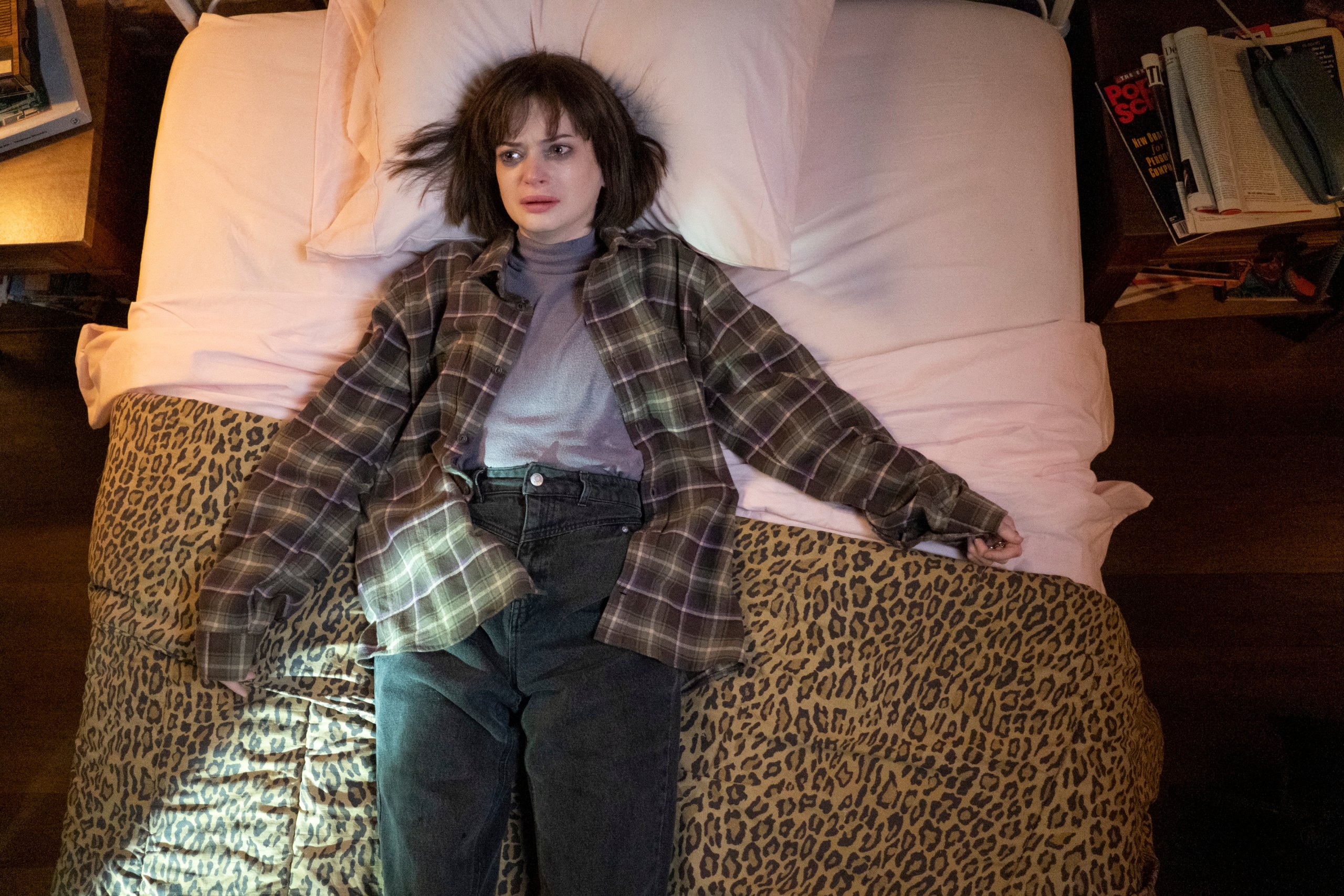 Ruth Codd como Anya em O Clube da Meia-Noite (Divulgação/Netflix)