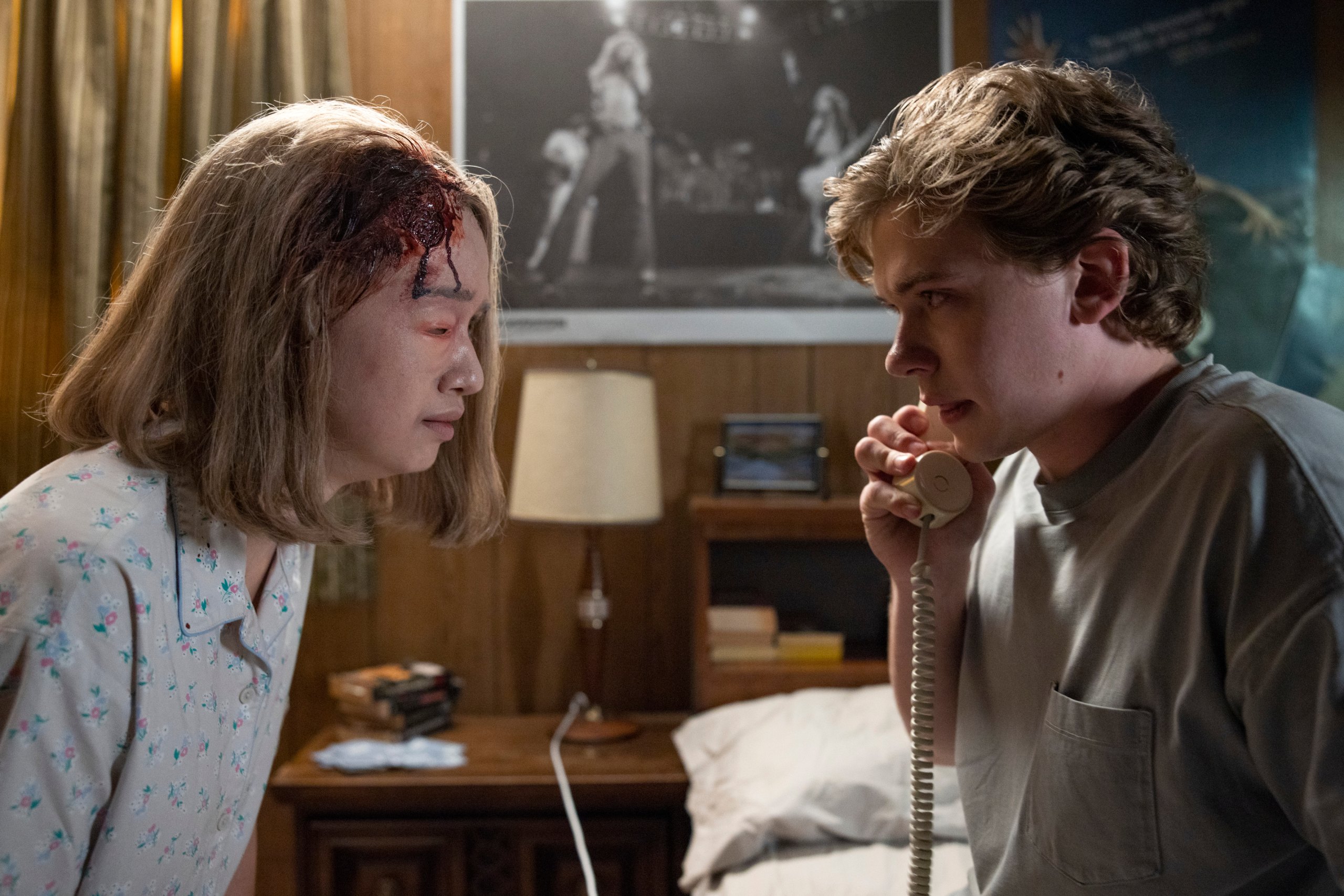 O Clube da Meia-Noite vai ter 2ª temporada? Diretor responde 3 Emilijia Baranac como Katherine e Igby Rigney como Kevin em O Clube da Meia-Noite (Divulgação/Netflix)