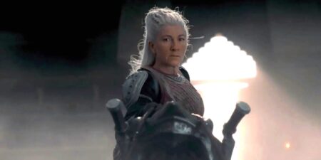 Eve Best como Rhaenys Targaryen em A Casa do Dragão (Reprodução / HBO)
