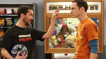 Sheldon Cooper (Jim Parsons) e Wil Wheaton (Wil Wheaton) em The Big Bang Theory (Reprodução)