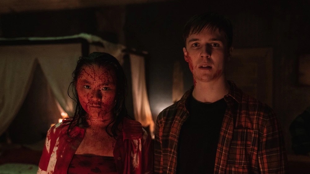 4 Séries de terror que estreiam a partir desta semana 4 Thaddea Graham como Vivian e Oscar Kennedy como Jamie em Wreck (Reprodução)