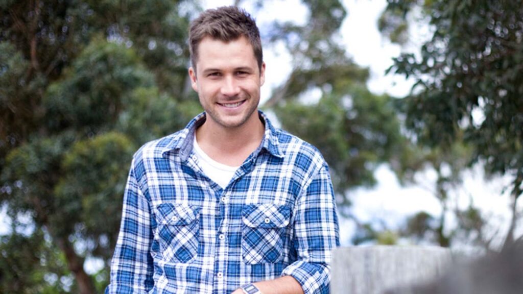 Depois da farra, ator vai parar na justiça, acusado de abuso sexual Ator Scott McGregor como o Detetive Mark Brennan em Neighbours