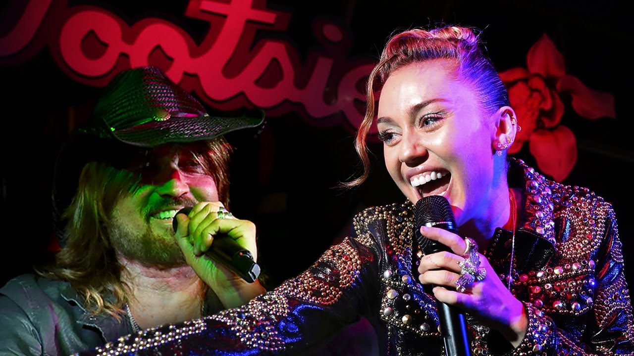 Pai de Miley Cyrus pede jovem em casamento e revolta a cantora 2 Billy Ray Cyrus e Miley Cyrus em apresentação ao vivo (Reprodução / YouTube)