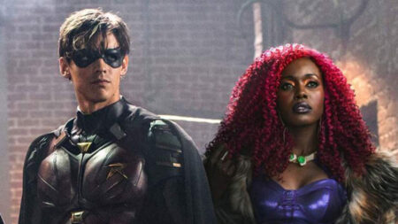 Brenton Thwaites como Dick e Anna Diop como Kory em Titãs