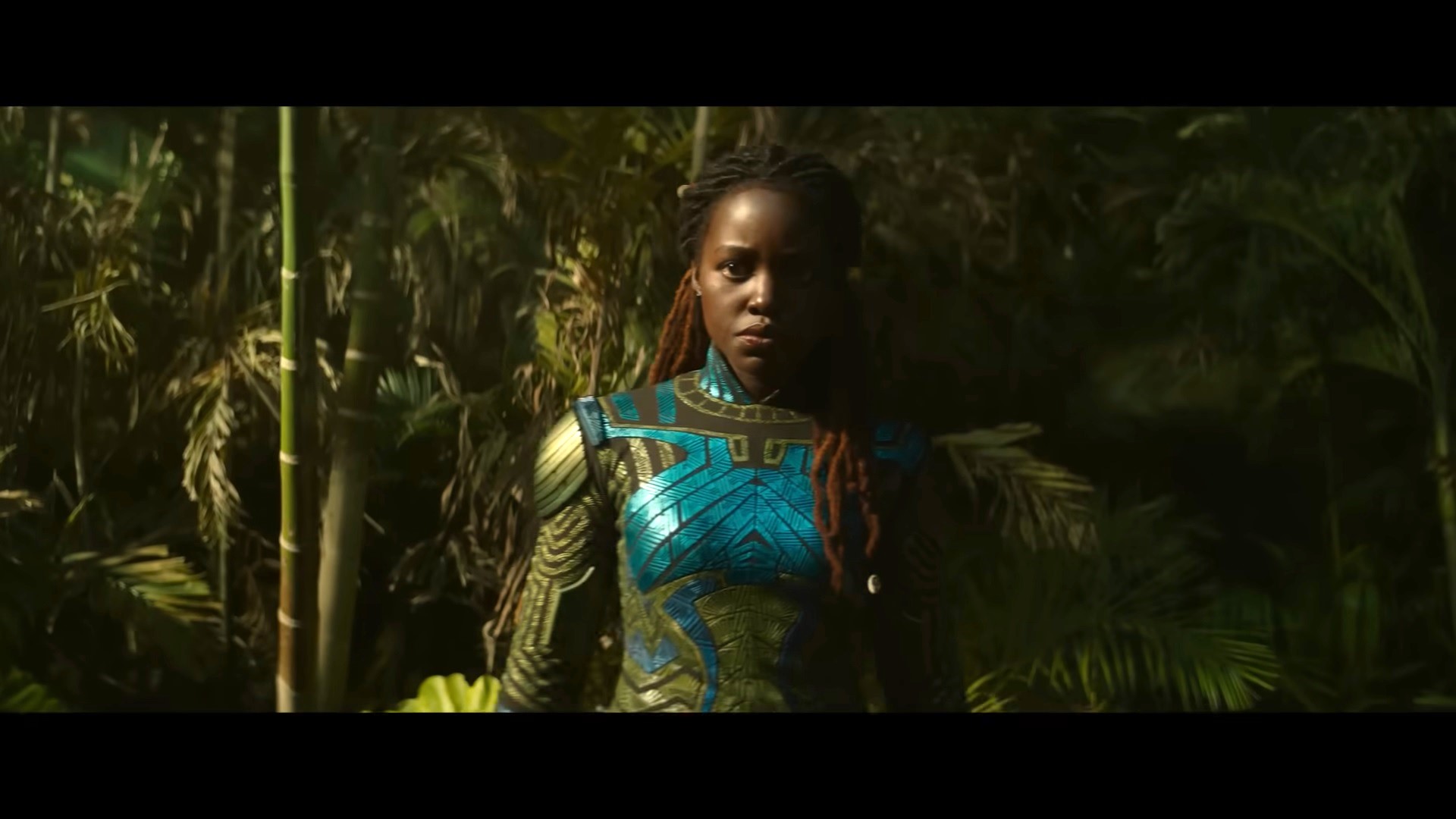 Lupita Nyong'o como Nakia em cena de Pantera Negra: Wakanda para Sempre 