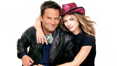 Matthew Perry e Elizabeth Hurley na divulgação de A Serviço de Sara